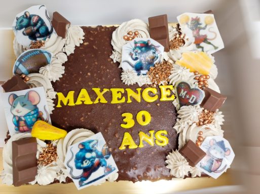 gâteau sur mesure entremet décoré chocolat noisette