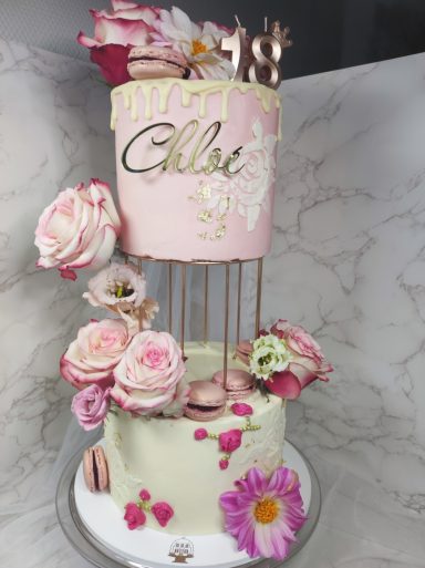 gâteau sur mesure anniversaire 18ans rose