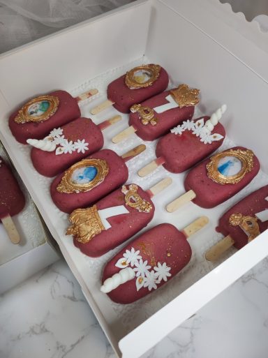 gâteau sur mesure anniversaire magnum cake princesses licornes