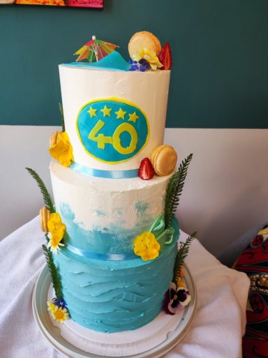 gâteau sur mesure anniversaire 40ans camping paradis