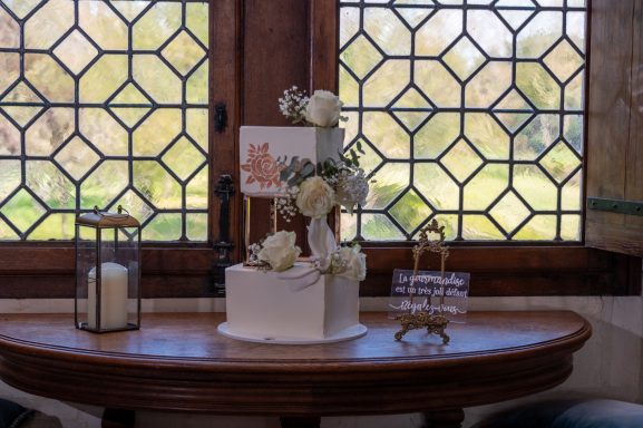 wedding cake carré blanc