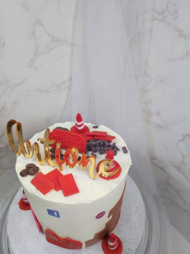 gâteau sur mesure anniversaire travaux